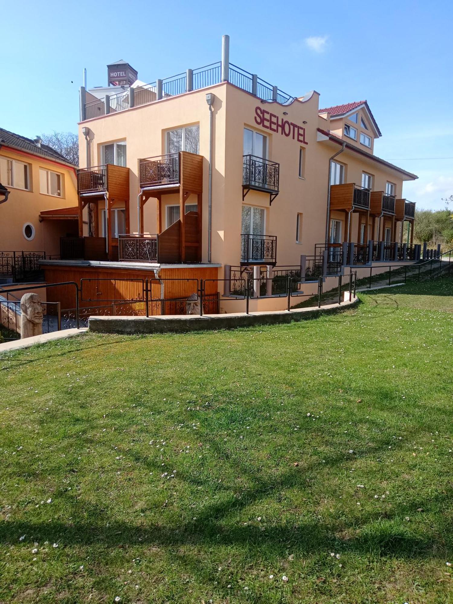 Seehotel Bad Kleinen Exterior photo